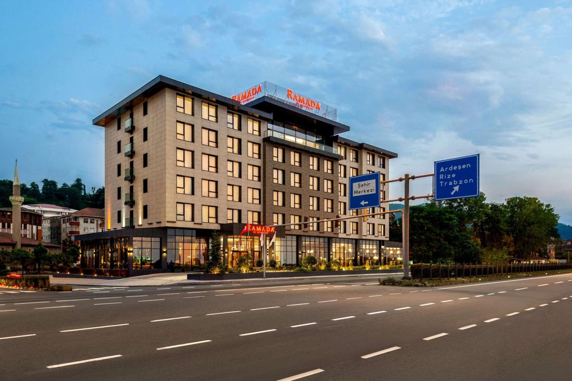 Hotel Ramada By Wyndham Rize Findikli Esterno foto